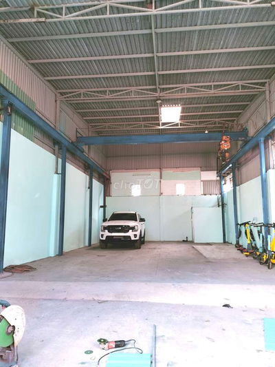 XƯỞNG 8X20 , CÓ PA LANG - XE CONTAINER - QL1A - B.TAN