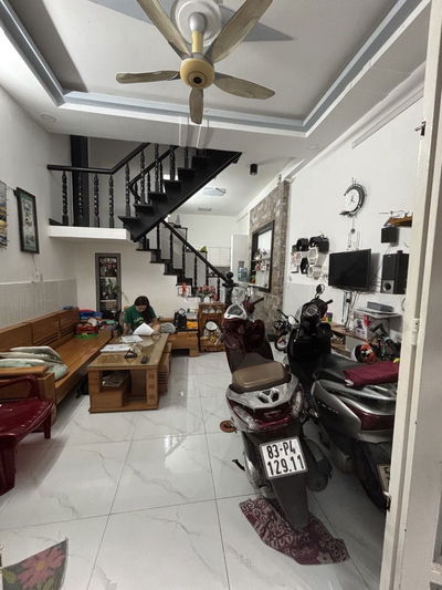 NHÀ TÂN PHÚ - 3 TẦNG MỚI ĐẸP - CHỈ NHỈNH 4TỶ - GIÁP TÂN BÌNH - HẺM ÔTÔ