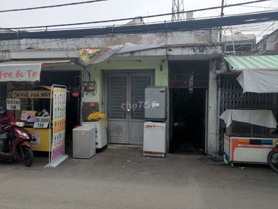 Phòng trọ có gác suốt , 1041 trần Xuân Soạn cách cầu Him Lam 100  mét