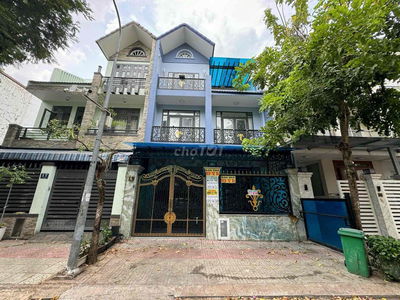 bán gấp biệt thự sadeco ven sông Q7