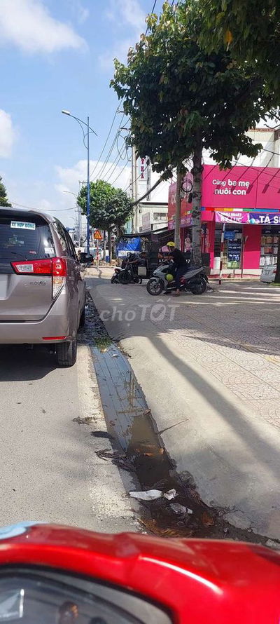 Bán nhà 2 tầng rộng rãi,ôto vào nhà,nhà xây chắc chắn,thông thoáng