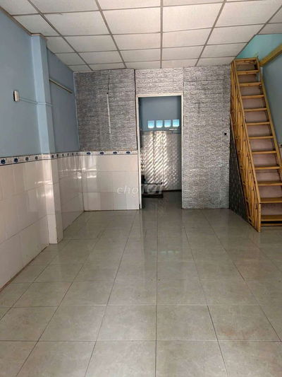 CHO THUÊ NHÀ 4X8M TRỆT LẦU 1PN RỘNG HẺM BỜ BAO TÂN THẮNG