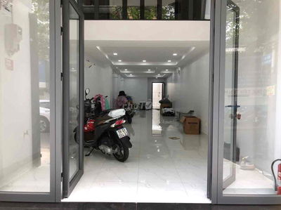 mặt tiền đoàn hồng phước 4x23m  giá 9tr có lề để xe
