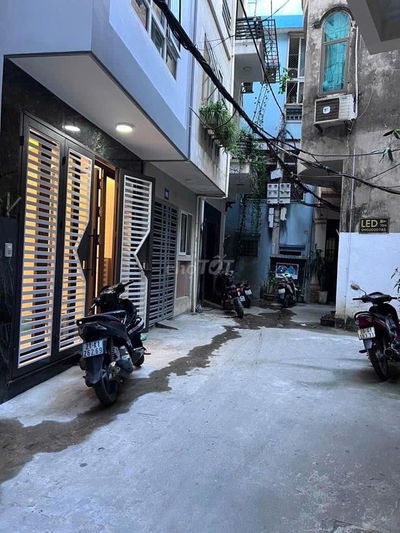 Nhà Cao Viên,DT 33mX3T,.Ôtô đỗ cửa.gần CỤM CN THANH OAI,Giá chỉ 2,5tỷ