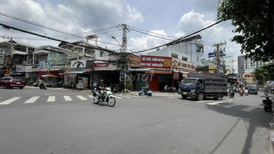 PHÙ HỢP XÂY CĂN HỘ DỊCH VỤ NHÀ CẤP 4 CŨ HẺM LÊ ĐỨC THỌ DT ĐẤT 200M2
