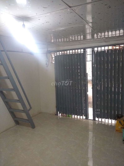 Nhà trọ sửa mới toàn bộ 1 trệt 1 lầu giờ tự do