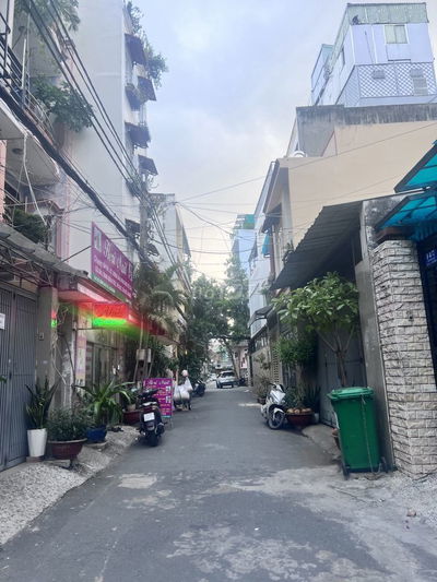 Bán nhà Cù Chính Lan, 102m2, Hẻm 5m, 4 tầng, kinh doanh được, 14 tỷ TL