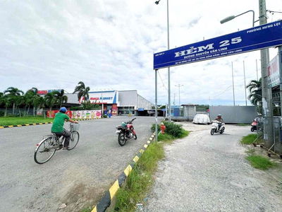 NHÀ TRỆT LẦU MỚI - 3 PHÒNG NGỦ - HẺM 25 NGUYỄN VĂN LINH ( CẶP BÊN SIÊU