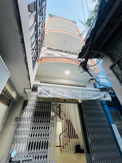 NHÀ SƠN MỚI NGUYÊN CĂN 4 TẦNG 3PN4WC 4,2x9m CMT8 Ở NGAY, KDOL, GĐ Ở,