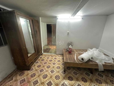 Phòng trọ Giáp Bát 1500k