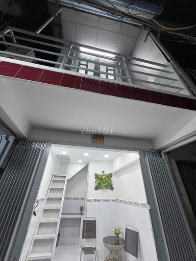 bán nhà nhỏ xin sổ Hồng riêng. giá chỉ 1Tỷ390