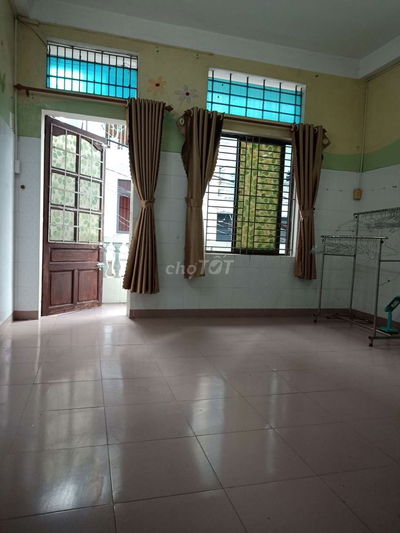 Cho thuê phòng có bancon cửa sổ thoáng mát, giờ giấc tự do