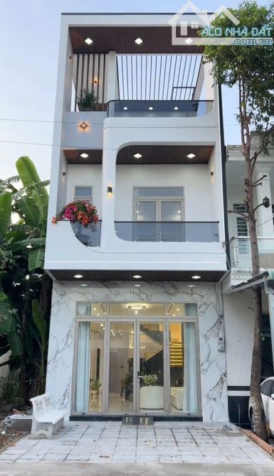 KẸT TIỀN GIẢM GIÁ NHÀ 1 TRỆT 2 LẦU TP THỦ DẦU MỘT 120m2 CHỈ 2 TỶ 850TR