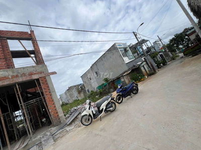 Bán 2 lô đất thổ cư mặt tiền đường Huỳnh Thị Quyến  Ngay KDC đông đúc