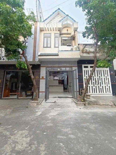 chính chủ bán nhà trệt lầu đường nhựa 7 m thông gần ngã ba ông xã