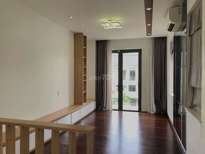 Cho thuê nhà phố Lakeview city thích hợp vừa ở vừa làm văn phòng .