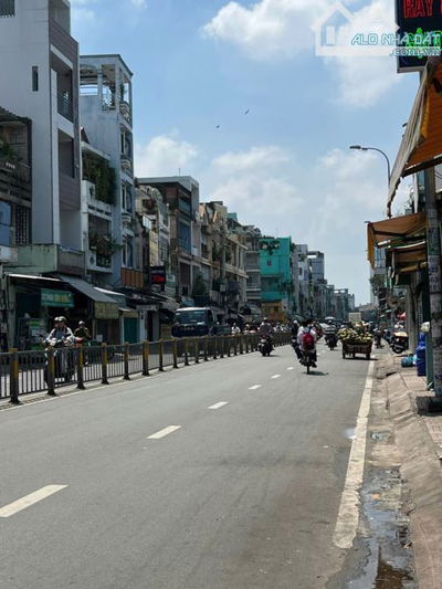 BÁN NHÀ MẶT TIỀN TRẦN HƯNG ĐẠO – Q5 – Đối diện Nhà hàng Đồng Khánh 4x17m chỉ 33 tỷ