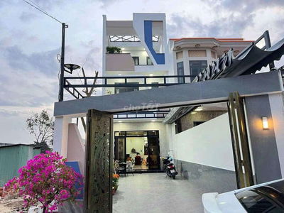 Cần Bán Gấp Căn Nhà Mới Và Đẹp Phú Mỹ Thủ Dầu Một Củ