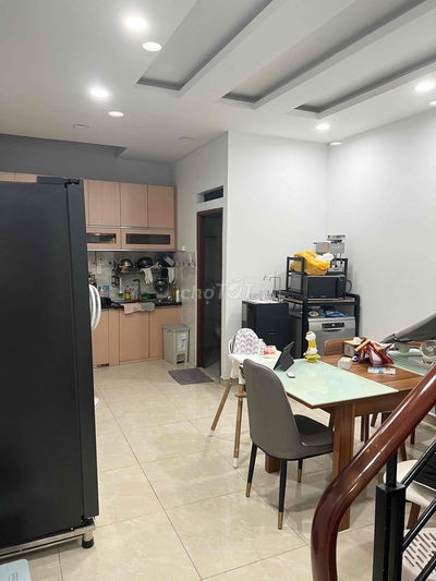 Cho thuê nhà 76m2, 4PN, 3NVS, đường Phan Văn Trị, Bình Thạnh