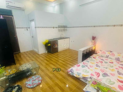 PHÒNG MÁY LẠNH RỘNG SẠCH ĐẸP FULL NỘI THẤT GIỜ TỰ DO XE FREE