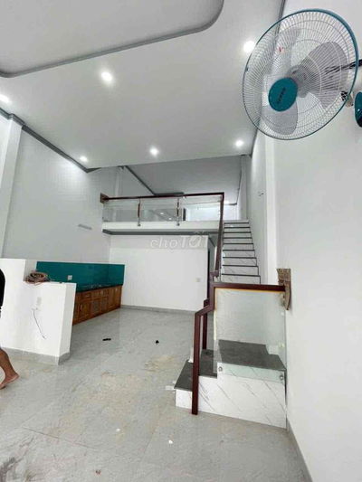 Nhà mới 100m2 , 2pn có sân ôtô hẻm Y Ngông gần ngã 6 giá 5tr/th