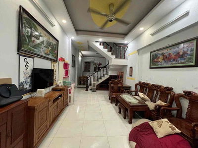 NHÀ ĐẸP 2LẦU FULL NỘI THẤT ĐƯỜNG OTO NGAY LÊ VĂN VIỆT QUẬN 9