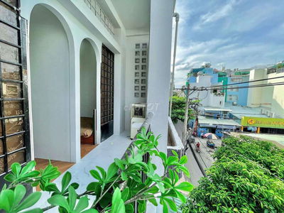 Căn Hộ 2PN Ban Công 50M2 - Full Tiện Nghi - Ngay Chợ Phạm Văn Hai