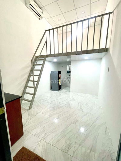 Cho thuê phòng trọ đầy đủ nội thất ngay Ngã tư Thủ Đức gần Hutech, HUB
