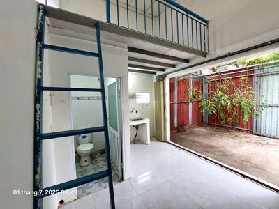 Căn trọ ngay sát mặt tiền, sân riêng ở KDC Minh Tuấn, Đỗ Xuân Hợp, Q.9