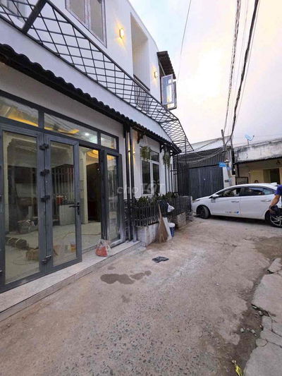 NHÀ HẺM XE HƠI NGỦ TRONG NHÀ LÔ NHÌ MẶT TIỀN NGUYỄN BÌNH PHÚ XUÂN-3,55