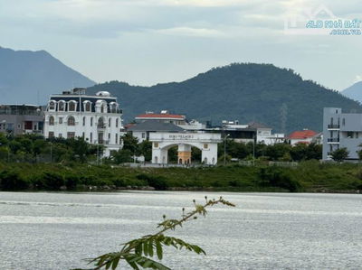 🌿 BÁN LÔ ĐẤT MT TRẦN HƯNG ĐẠO – VEN SÔNG MÁT MẺ, NGANG 15M, DT 300M², CHỈ 54 TỶ!!