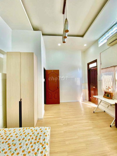 3tr4-4tr2 CHDV FULL NỘI THẤT, Cửa sổ trời