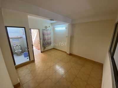 Phòng trọ 22m2 sạch đẹp rẻ tiện nghi đường Cao Văn Lầu phường Bình Tây