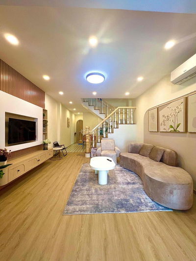 Bán Nhà đẹp Diện Tích to -3pn hẻm xe hơi tận nơi