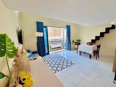 Duplex ban công full nội thất mới xây gần Văn Lang