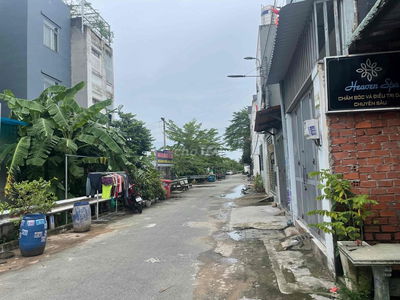 cần bán nhà mặt tiền buôn bán nhỏ
