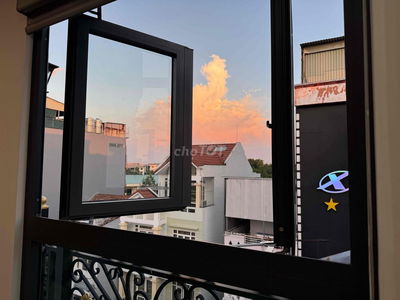 STUDIO ĐẦY ĐỦ NỘI THẤT ngay Dương Quảng Hàm mới 100%