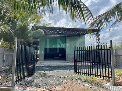 Kho xưởng bãi 600m² kho xây dựng 230m² có điện 3 pha, lộ Container