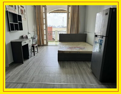 Phòng gần cầu Băng Ky (Nơ Trang Long), rộng, BAN CÔNG, full nội thất