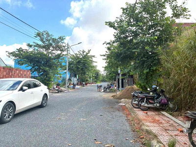 Nền gần ngã 3 đường D1 và N3- KDC mới Trường An, Phường Long Châu