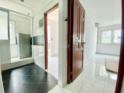 Cho Thuê Căn 2pn1wc Ban Công Tách Bếp Full NT Ngay Nguyễn Ngọc Lộc Q10