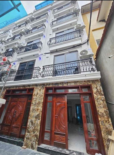 NHÀ CẦU DIỄN THANG MÁY Ô TÔ ĐỖ