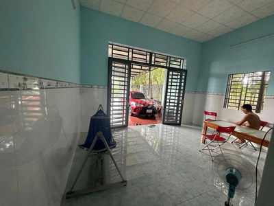 kẹt ngân hàng bán căn nhà đang ở 120m2