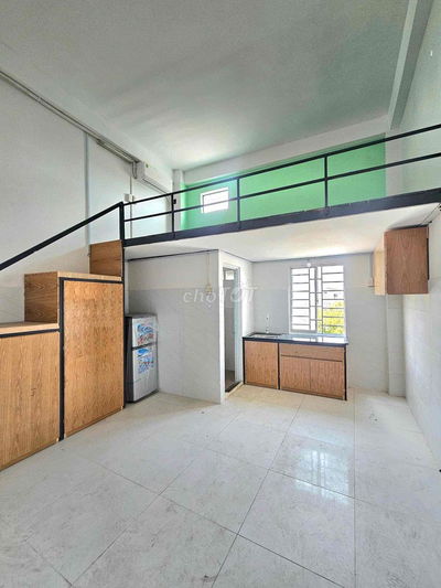 Phòng giá rẻ, gác cao,thoáng ngay chợ Thủ Đức, Đại học Ngân Hàng, SPKT