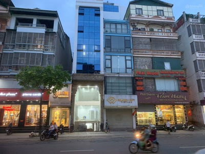 Cho thuê cửa hàng, Showroom, Văn phòng.... tại Phố Xã Đàn, Đống Đa, Hà Nội, 60 triệu, 185 m2
