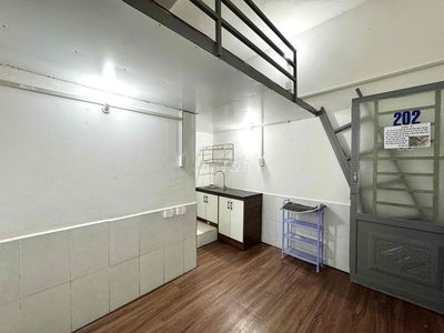Trọ quận 10 giá rẻ - Máy lạnh, Gần UeH, Huflit