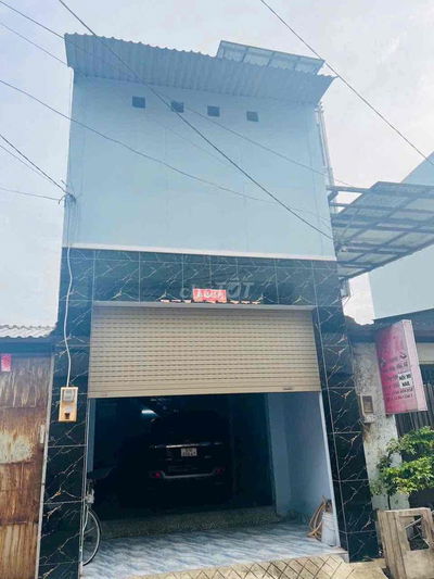 Cơ Hội Đầu Tư! Nhà Bến Lội Gần Kênh Tham Lương, Đường 8m
