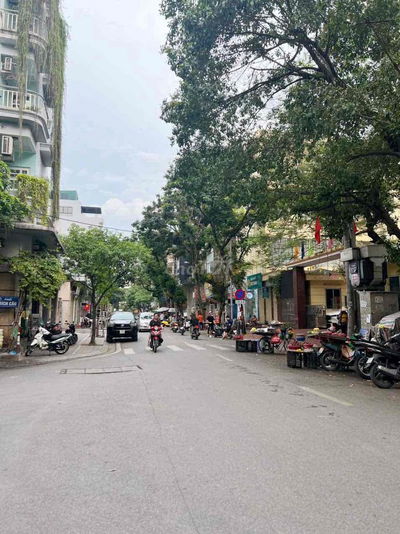 HỘ KHẨU HÀ NỘI - TRUNG TÂM ĐỐNG ĐA - CHÍNH CHỦ BÁN NHÀ OTO ĐỖ CỔNG 🏡