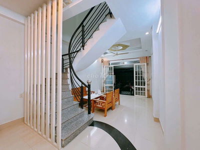 Nhà 1 Trệt 1 Lầu 3PN 4x16m Hẻm 1027 Huỳnh Tấn Phát Q.7
