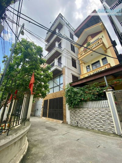 Phạm Văn Đồng, kinh doanh, 70m2, 6 tầng, mặt tiền 6,2m, trước nhà ô tô tránh